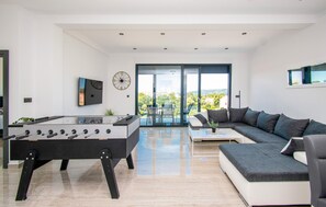 Games room - Nice apartment in Brodarica with sauna (Brodarica)