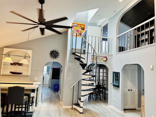 Stylish Seaside Serenity with Pool Jersey Shore - Heart-Shaped Tub & Sunroom
