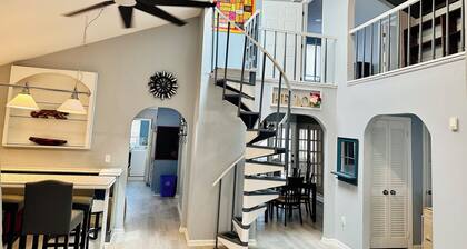 Stylish Seaside Serenity with Pool Jersey Shore - Heart-Shaped Tub & Sunroom