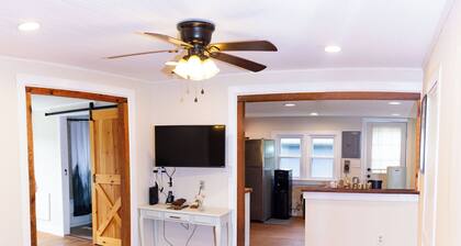 Cottage, Axe Throwing, Fire Pit, Creek, Close to AT and TC, close to VT.