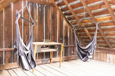 Cottage, Axe Throwing, Fire Pit, Creek, Close to AT and TC, close to VT.