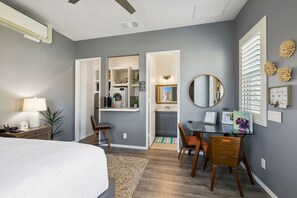 3 bedrooms, desk, iron/ironing board, travel cot - Indio Oasis a Private Pool Home by Rather Be Properties (Indio)