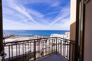 Property grounds - Five sea view apartments Entire structure (GALLIPOLI)