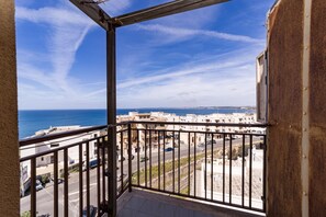 Property grounds - Five sea view apartments Entire structure (GALLIPOLI)