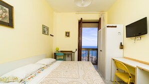 1 bedroom, WiFi - Five sea view apartments Entire structure (GALLIPOLI)