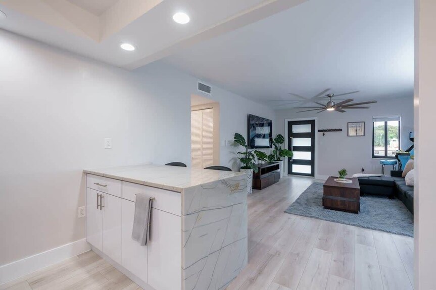 New! Calle Ocho Home W/simpsons Arcade! - Key Biscayne, FL