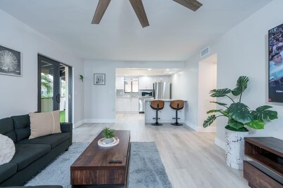 New! Calle Ocho Home w/Simpson’s Arcade!