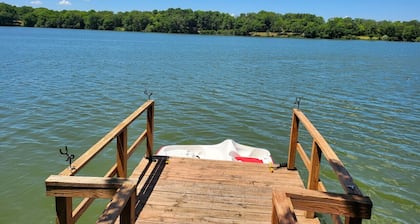 Come Escape to Paradise on the Lake