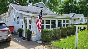 Exterior - Come Escape to Paradise on the Lake (Mattoon)