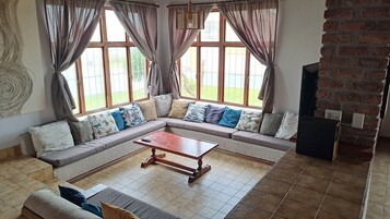 House, Ocean View | Living area