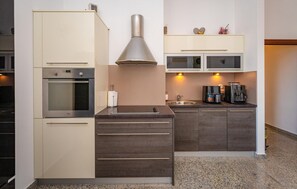 Refrigerador, horno, parrilla de estufa y lavavajillas 