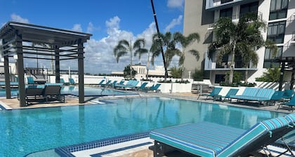 Modern building, centrally-located condo,2 bedrooms/2 bathrooms, parking space.