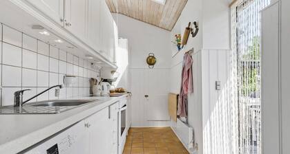 Cozy home in Mesinge with WiFi