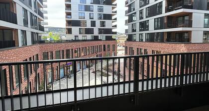 Stylish apartment in a very fun neighborhood- 10âmins to Oslo and Airport