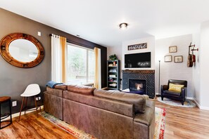 テレビ、DVD プレーヤー、書庫、ビデオライブラリ