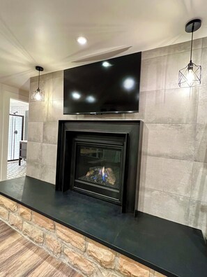 Interior - A Cozy and a Modern Retreat. Newly renovated -2 bed 1bath. Walk to everything! (Ouray)