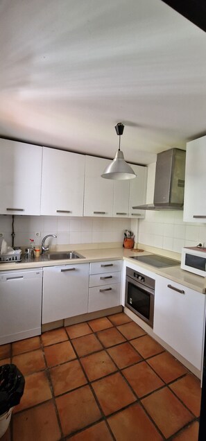 Private kitchen - Acogedora Casa Rural Donde Cada Rincón te Invita a Sentirte Como en Casa (Aracena)