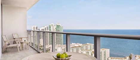 Appartamento, 1 letto king con divano letto, vista città | Balcone