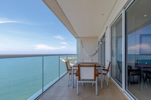 Outdoor dining - Edificio H2 Apartamento 1906 Plaza Bocagrande (Cartagena de Indias)