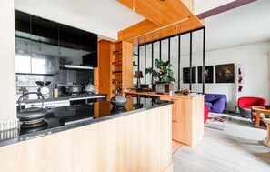 Fridge, oven, stovetop, dishwasher - Gorgeous apartment in Paris with WiFi (Paris)