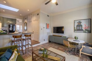 TV, offices - Two-in-One Retreat in Downtown Historic Savannah (Savannah)