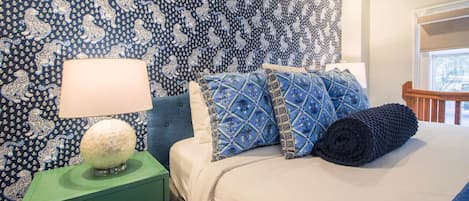 3 habitaciones, escritorio, tabla de planchar con plancha y wifi gratis