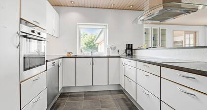 Amazing home in Vesløs with WiFi