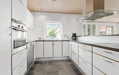 Amazing home in Vesløs with WiFi