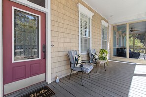Exterior detail - 2nd St Cottage. Near to Beach, Aquarium & Downtown (Gulfport)