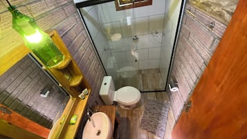 Dusche, Whirlpool, Haartrockner, Handtücher