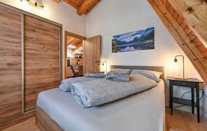 5 bedrooms, iron/ironing board, travel cot, free WiFi