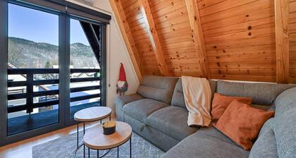 Beautiful home in Jasenak with WiFi