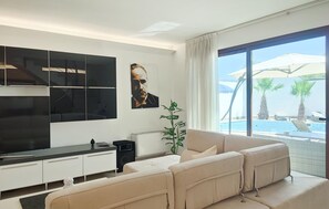 TV