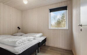 9 soverom, reiseseng for barn og wi-fi (inkludert)