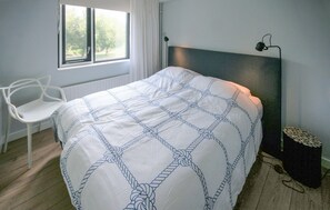 3 bedrooms, iron/ironing board, travel crib, free WiFi - 2 bedroom beautiful home in Lemmer (Lemmer)