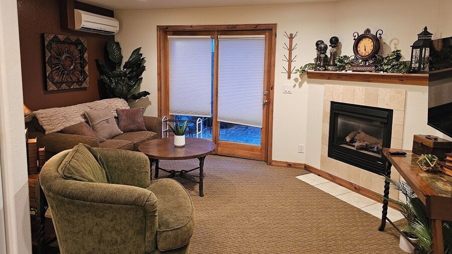 Alpenglow One Bedroom One Bath A09