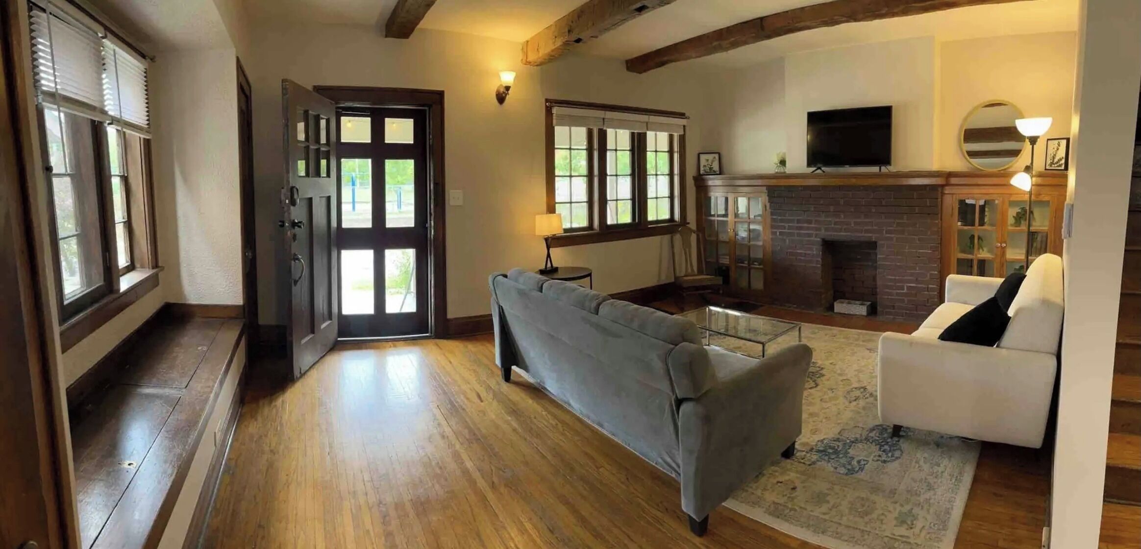 Cozy Clintonville 3-Bed Mid-Century Townhome with Parking near OSU 1