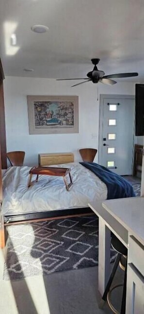 1 dormitori, planxa i posts de planxar, wifi i roba de llit 