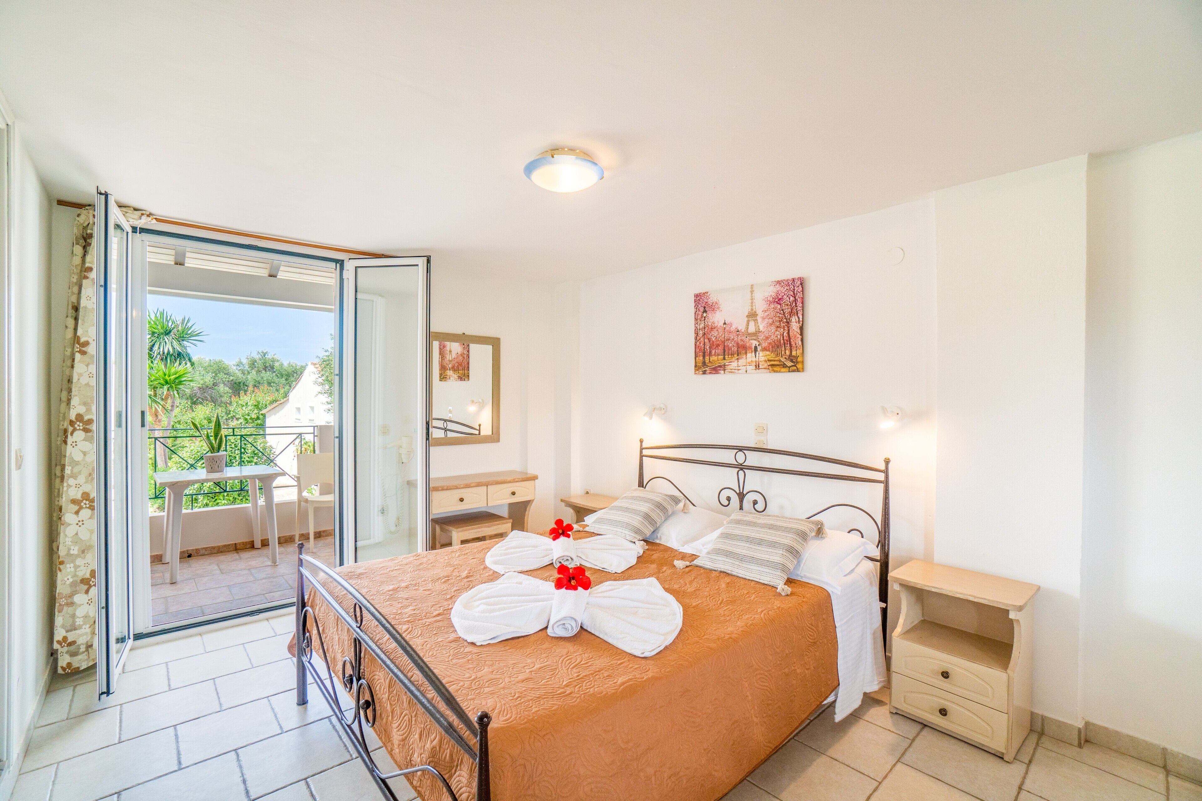 2 habitaciones, wifi gratis y ropa de cama 