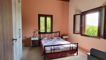 3 chambres, fer et planche Ă  repasser, Wi-Fi gratuit, draps fournis
