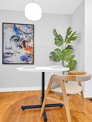 Dining - Access to the beach and riverside trail. (Windsor)