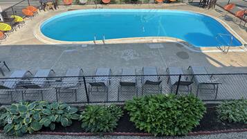 Piscine extérieure (ouverte en saison)