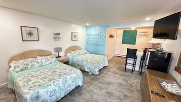 Bureau, espace de travail pour ordinateur portable, Wi-Fi gratuit