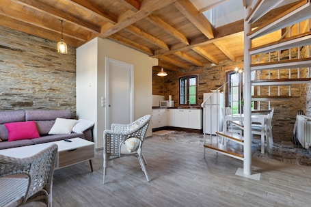 TV. Casa 'A Corte' with Mountain Views and Private Garden