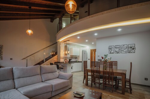 Country House 'Puente Del Rey' with Private Garden, Wi-Fi and Air Conditioning