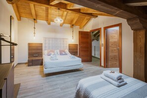 3 chambres, accès au Wi-Fi (inclus), literie fournie