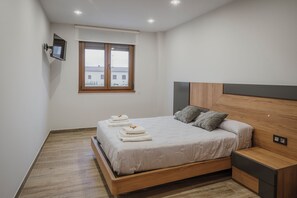 3 bedrooms, free WiFi, bed sheets