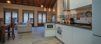 Country House 'Puente Del Rey' with Private Garden, Wi-Fi and Air Conditioning