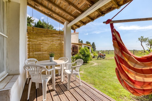 'Mas Des Cypres-Ensemble De 4 Mazets' with Private Terrace, Shared Garden and Wi-Fi