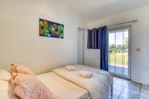 1 quarto, Wi-Fi de cortesia, roupa de cama